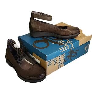 OTBT Scamper Dark Dune Low Wedge Comfort Shoes Leather Womens Size 6 NIB